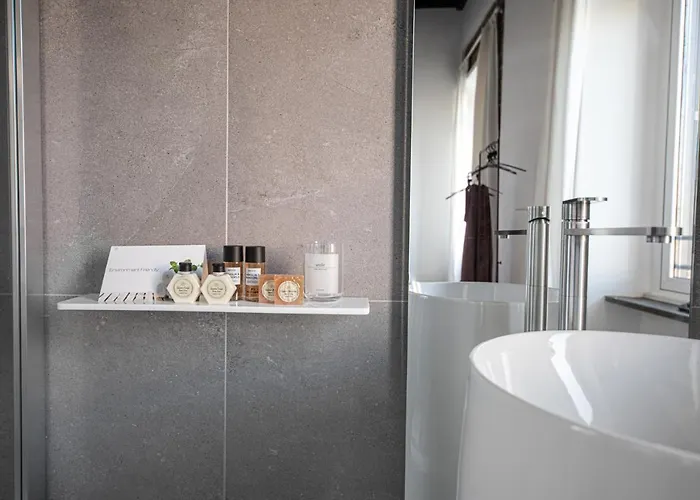 Little Queen Rooms Rome