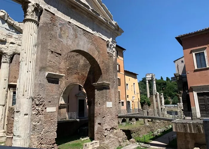 Little Queen Rooms Rome