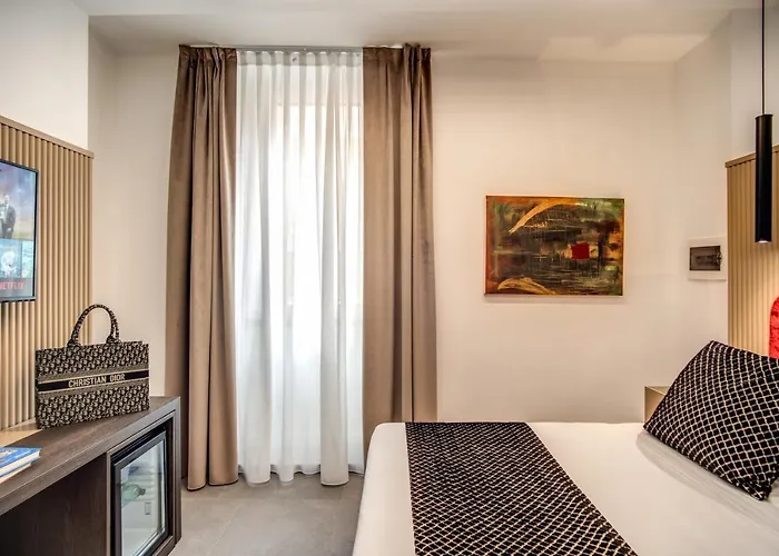 Little Queen Rooms Bed & Breakfast *