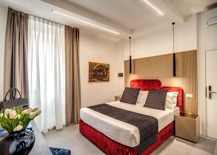 Little Queen Rooms