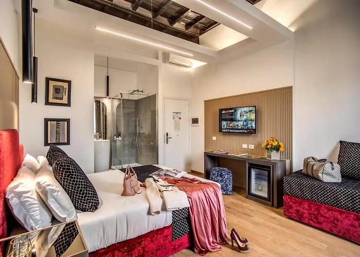 Little Queen Rooms Rome