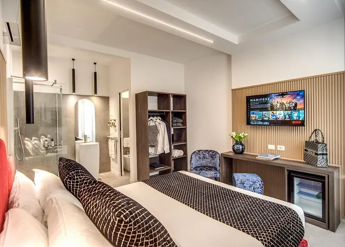 Little Queen Rooms Rome