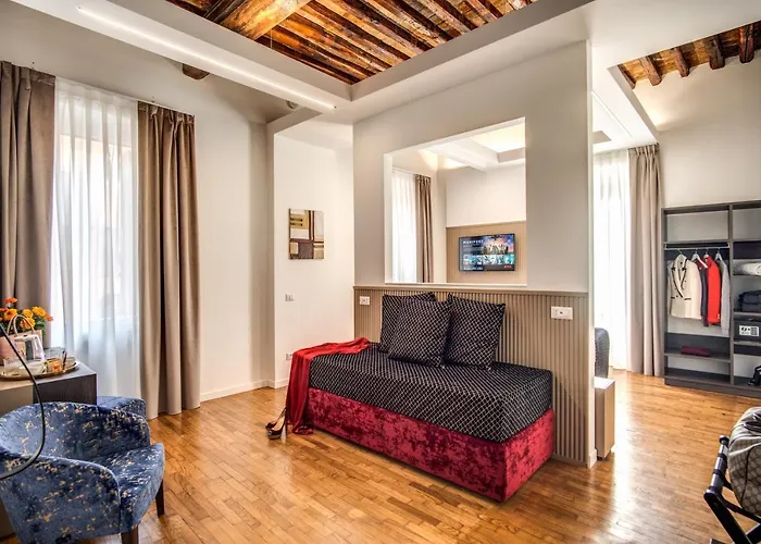 Little Queen Rooms Rome